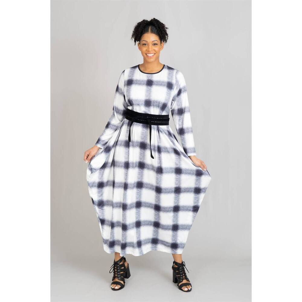 NEW KARA CHIC tie knit maxi dress in black with white